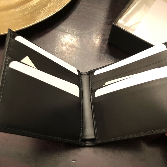 Authentic Gucci Wallet - Picture 4 of 4